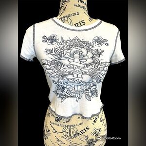 🔥 Romance Lives cropped top 🔥